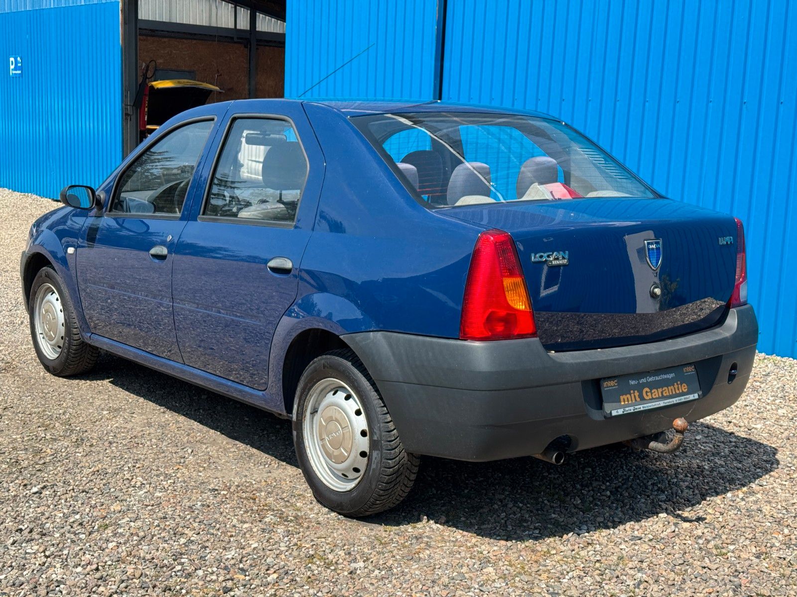 Fahrzeugabbildung Dacia Logan**Basis**AHK** HU&AU NEU**