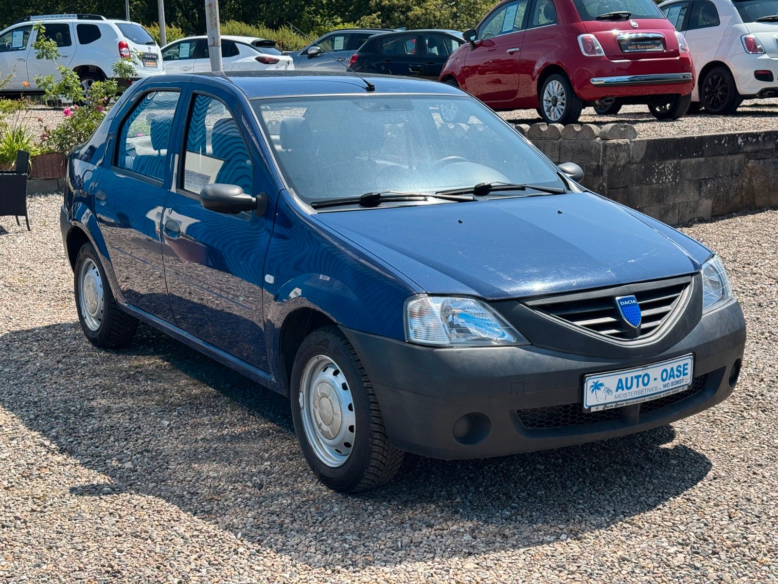 Fahrzeugabbildung Dacia Logan**Basis**AHK** HU&AU NEU**