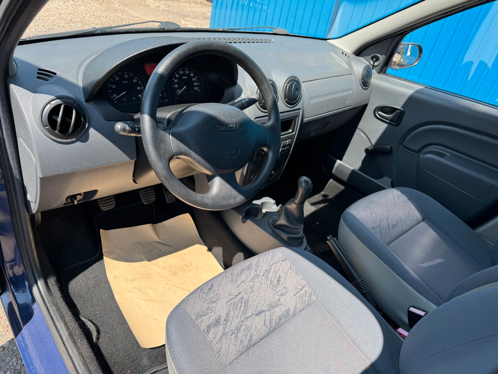 Fahrzeugabbildung Dacia Logan**Basis**AHK** HU&AU NEU**