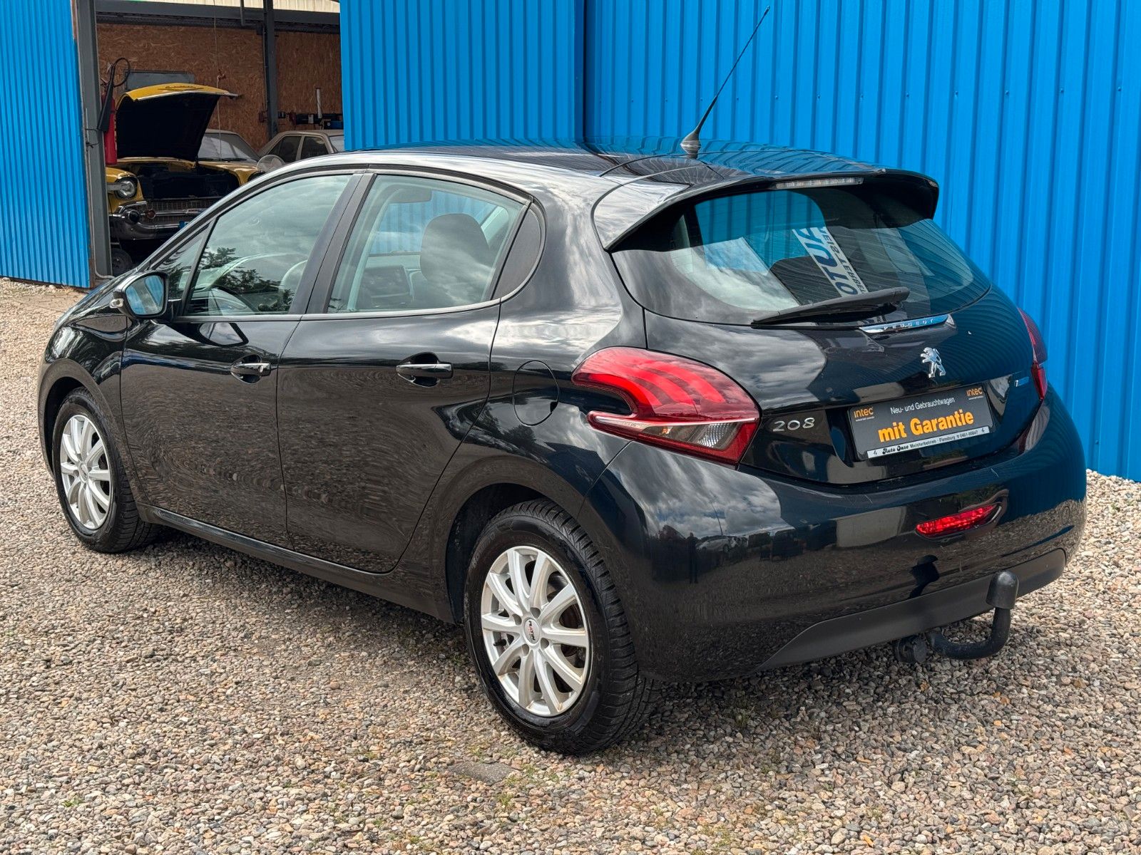 Fahrzeugabbildung Peugeot 208**Active**AHK**SHZ**Klima**Tempomat**