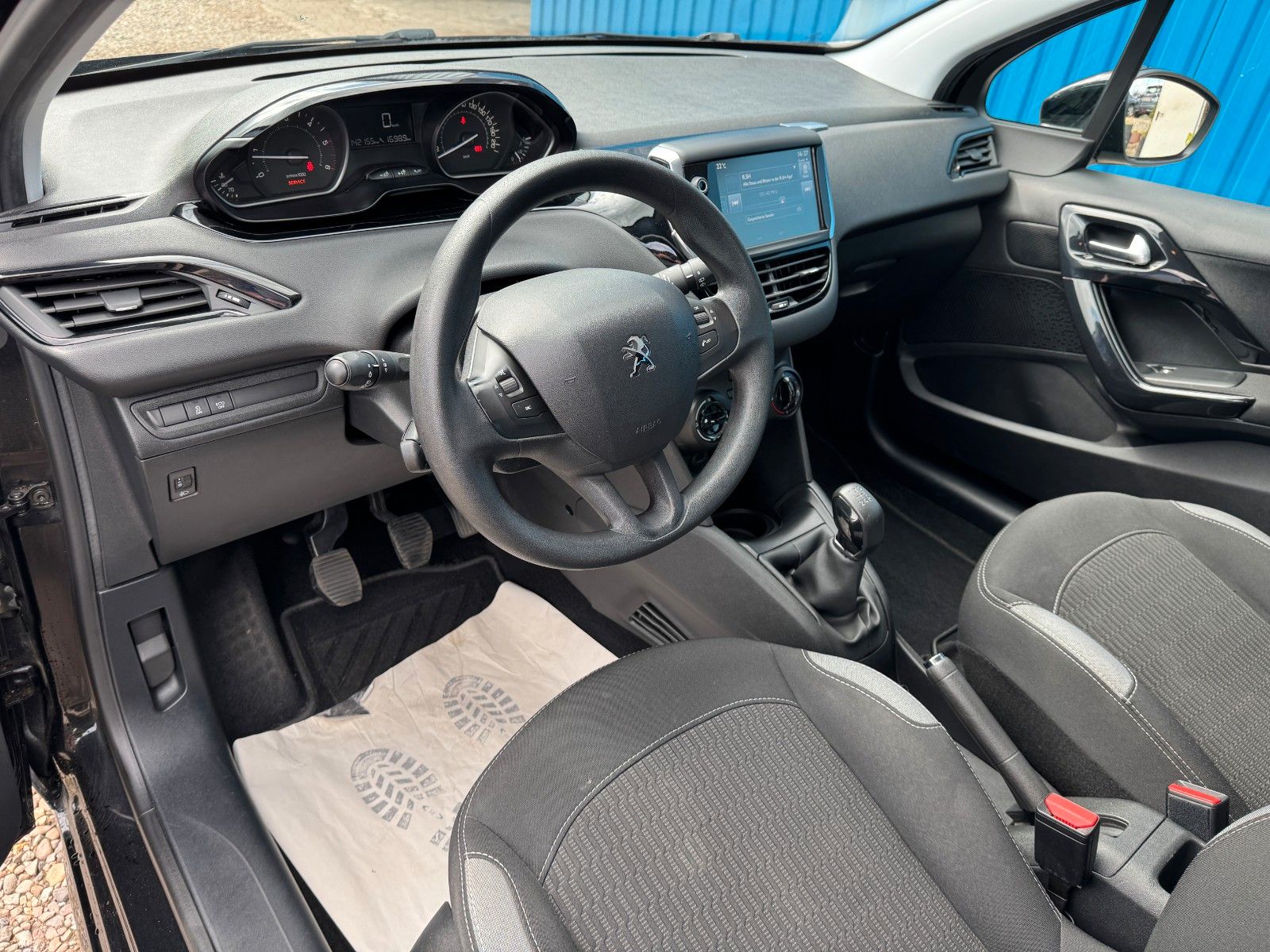 Fahrzeugabbildung Peugeot 208**Active**AHK**SHZ**Klima**Tempomat**