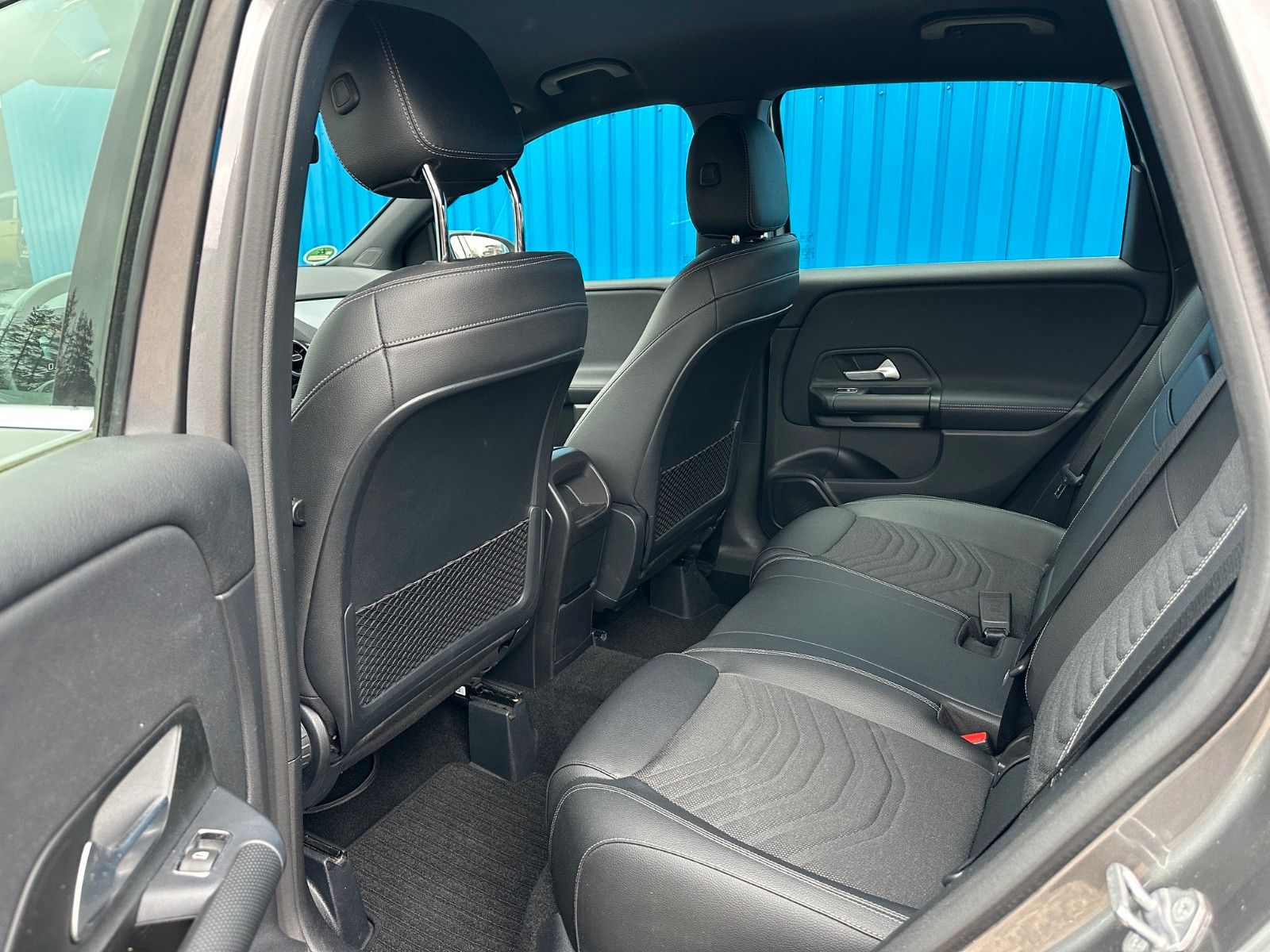 Fahrzeugabbildung Mercedes-Benz B 180**Automatik**62 TKM**AHK**LED**Digital**