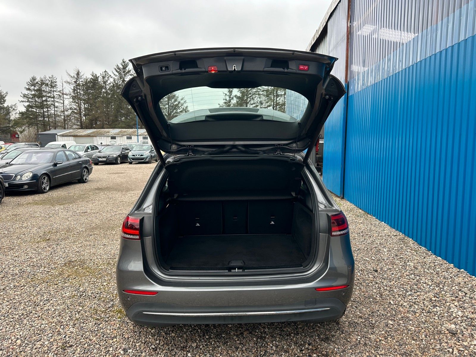 Fahrzeugabbildung Mercedes-Benz B 180**Automatik**62 TKM**AHK**LED**Digital**