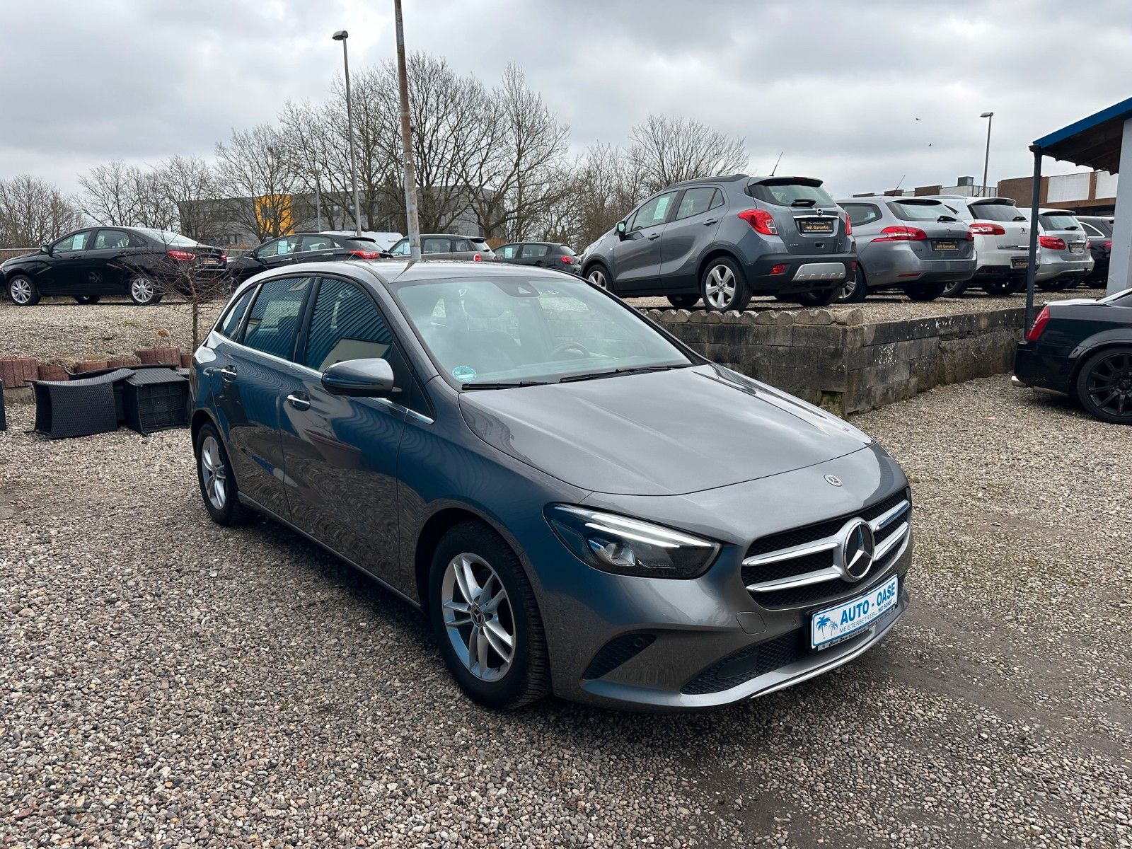 Fahrzeugabbildung Mercedes-Benz B 180**Automatik**62 TKM**AHK**LED**Digital**