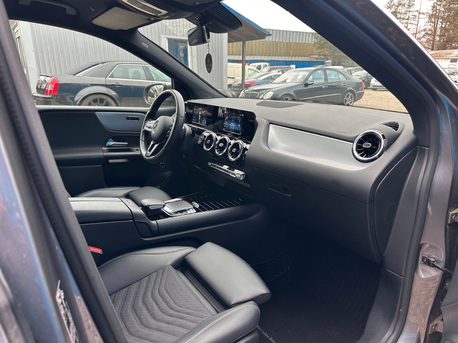 Fahrzeugabbildung Mercedes-Benz B 180**Automatik**62 TKM**AHK**LED**Digital**