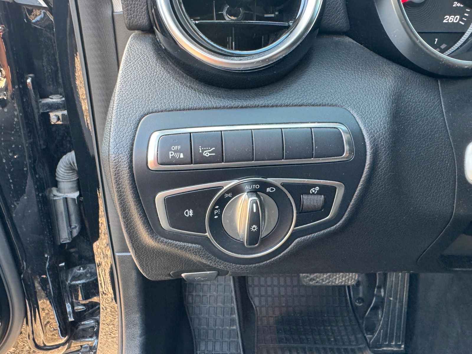 Fahrzeugabbildung Mercedes-Benz C 200 T CGI*Automat*Standhzg*Pano*Burmester*AHK*