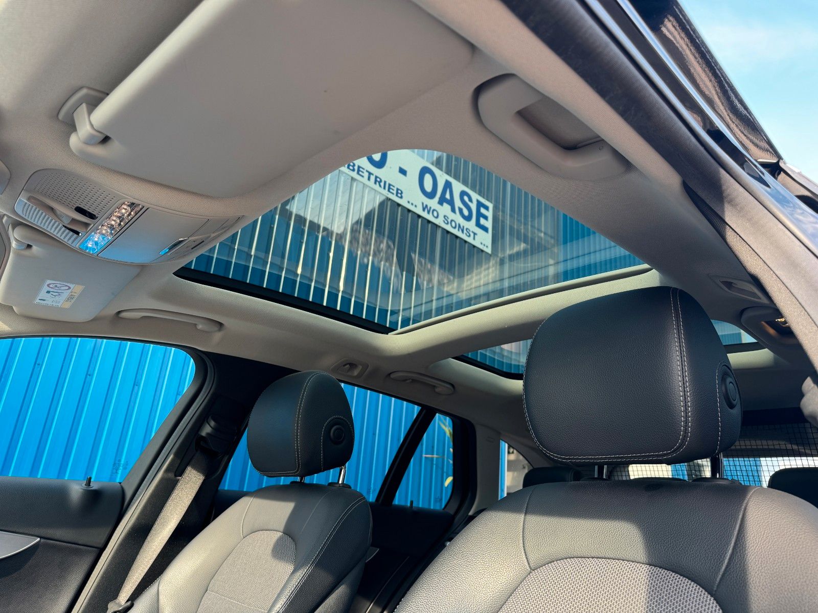 Fahrzeugabbildung Mercedes-Benz C 200 T CGI*Automat*Standhzg*Pano*Burmester*AHK*