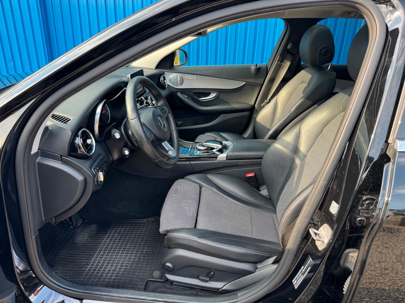 Fahrzeugabbildung Mercedes-Benz C 200 T CGI*Automat*Standhzg*Pano*Burmester*AHK*