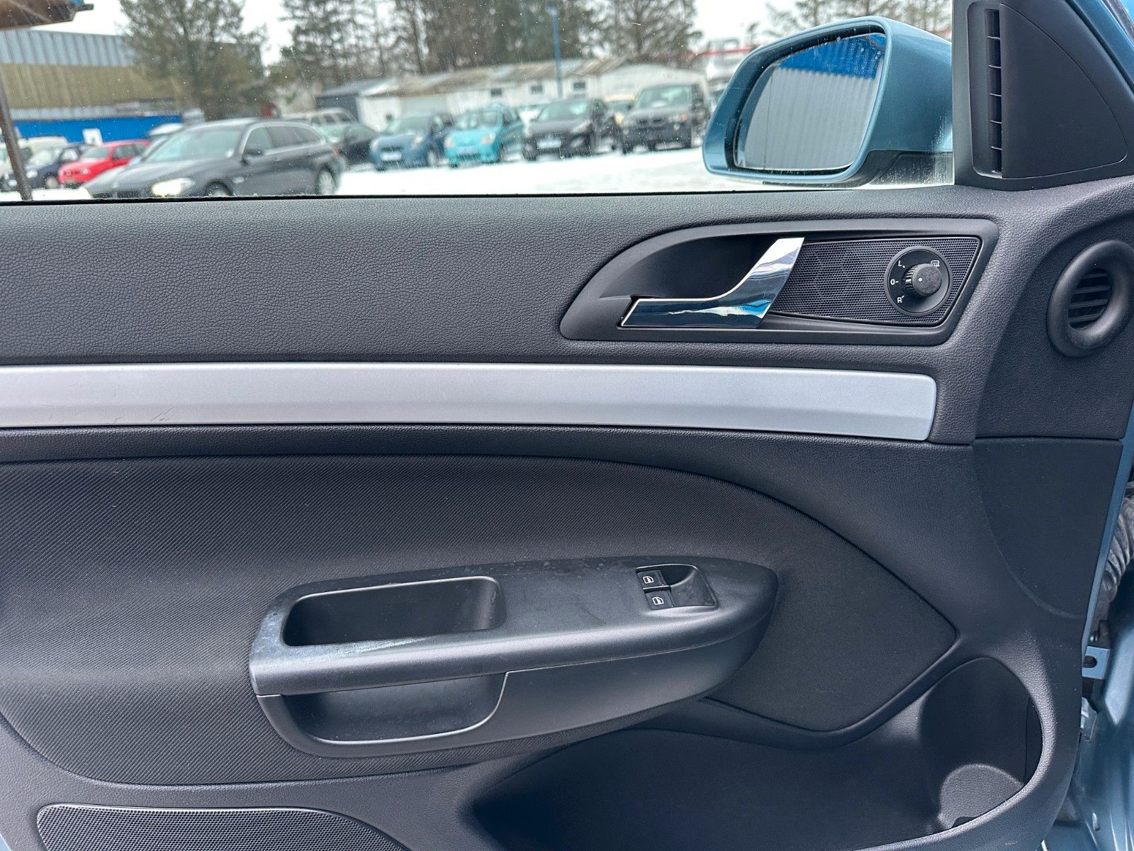 Fahrzeugabbildung SKODA Octavia Lim.**Ambiente**Klima**HU 03/28**