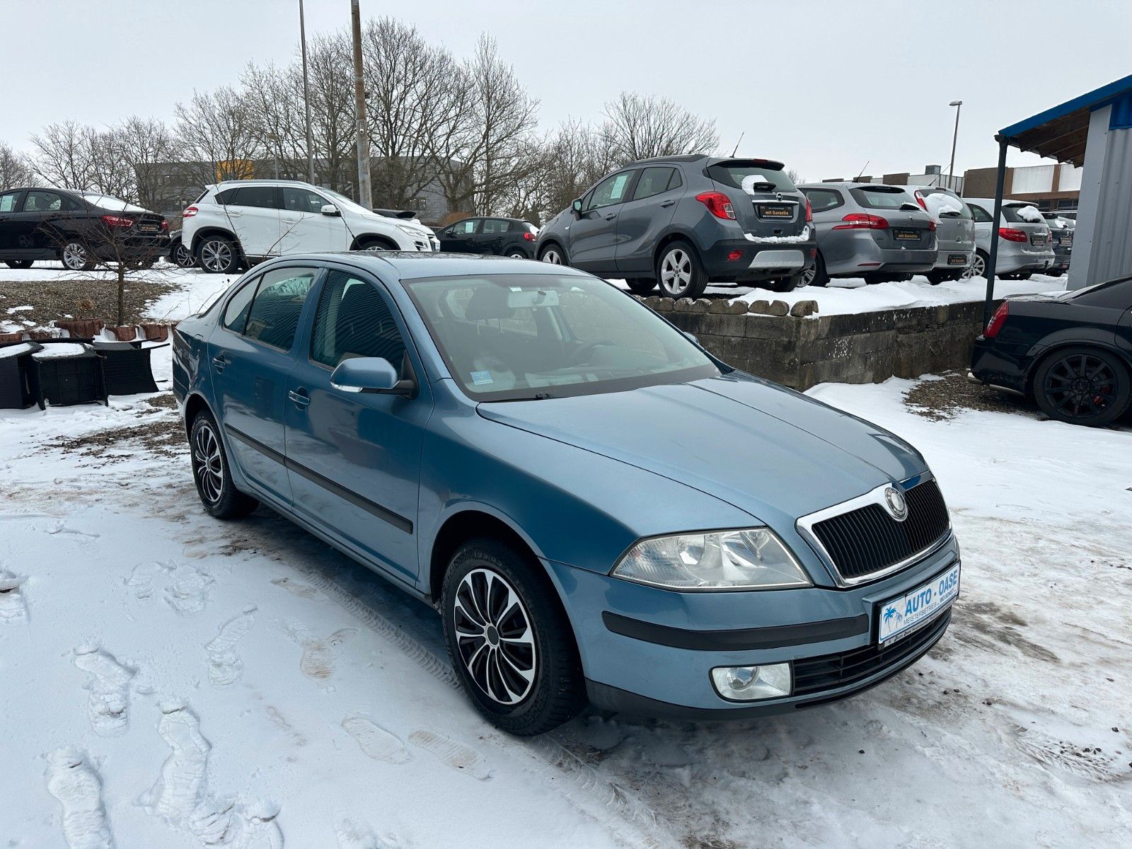 Fahrzeugabbildung SKODA Octavia Lim.**Ambiente**Klima**HU 03/28**