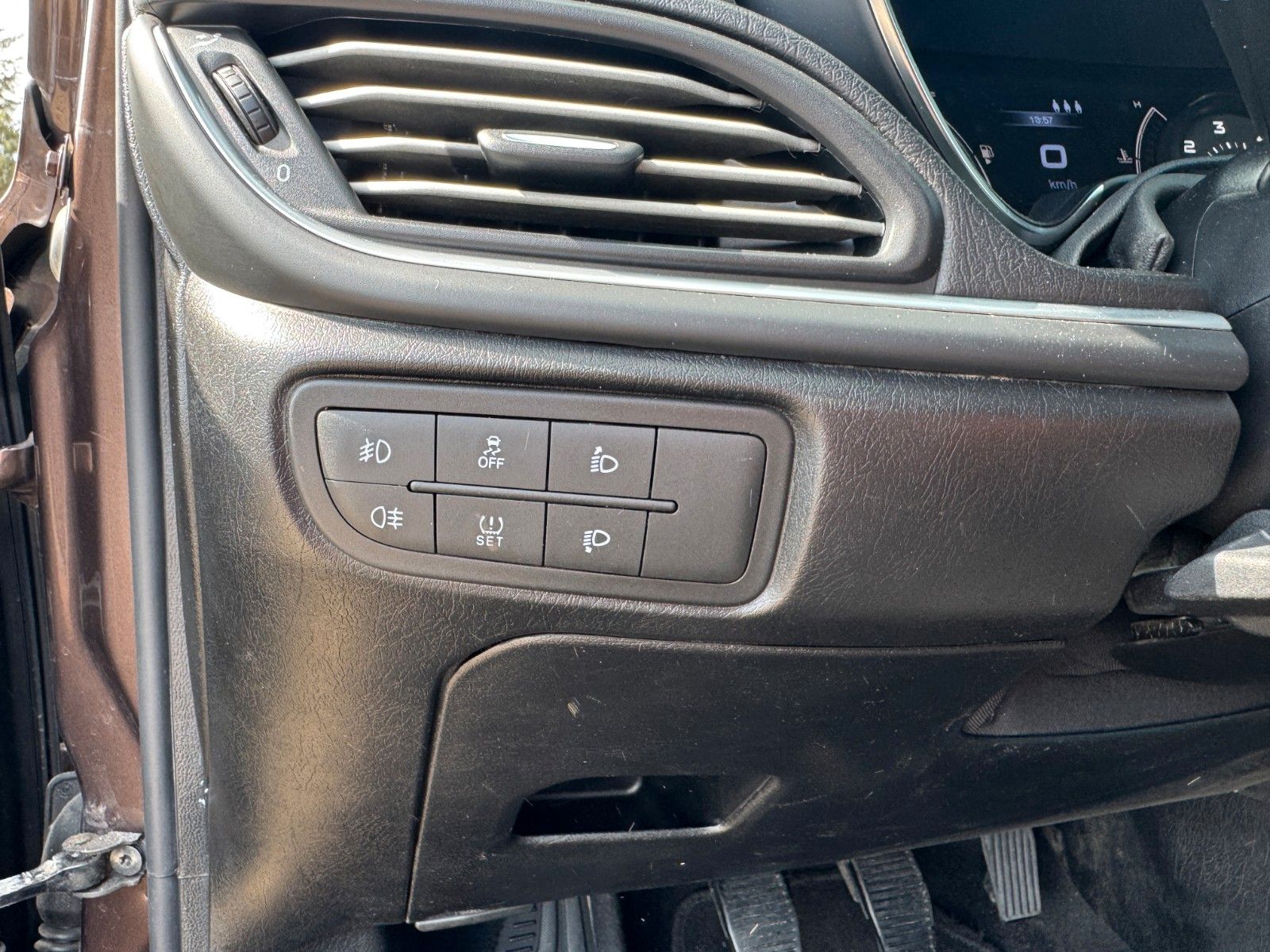 Fahrzeugabbildung Fiat Tipo**Lounge**Navi**Tempo**SHZ**