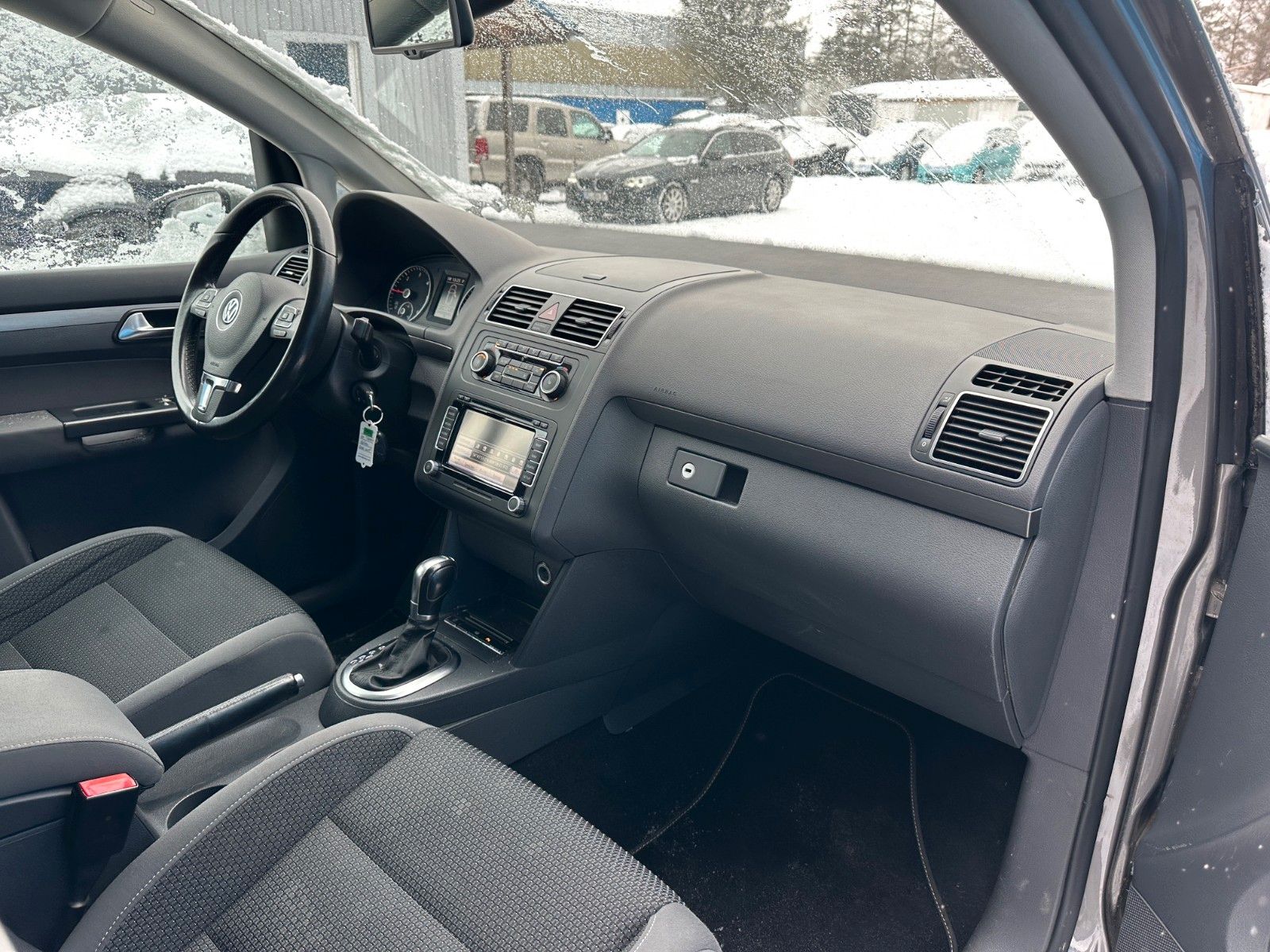 Fahrzeugabbildung Volkswagen Touran Comfortline**Automatik*AHK*Standheizung**