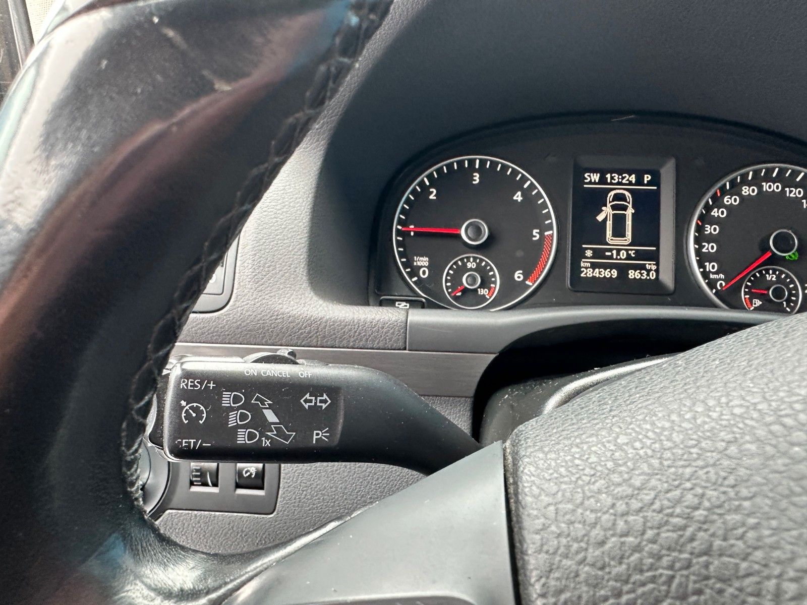 Fahrzeugabbildung Volkswagen Touran Comfortline**Automatik*AHK*Standheizung**