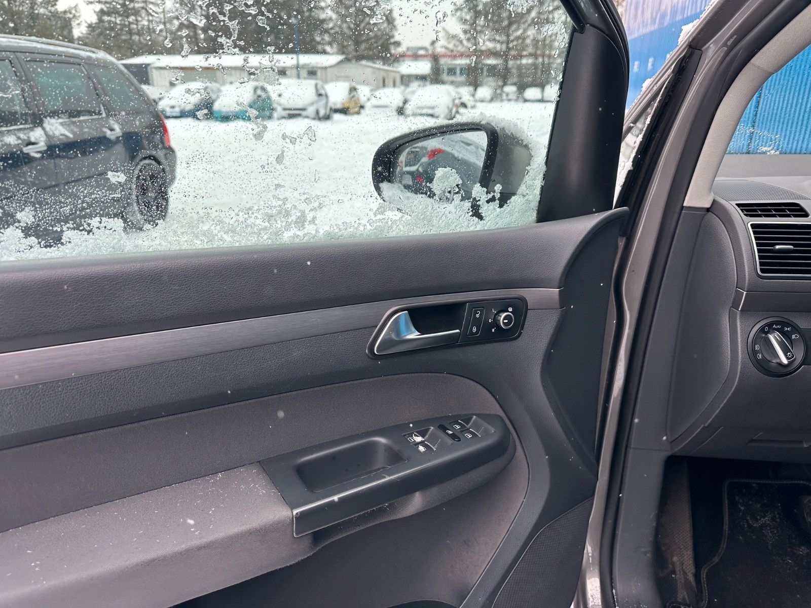 Fahrzeugabbildung Volkswagen Touran Comfortline**Automatik*AHK*Standheizung**