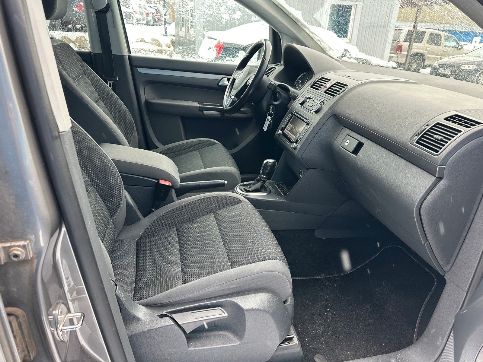 Fahrzeugabbildung Volkswagen Touran Comfortline**Automatik*AHK*Standheizung**