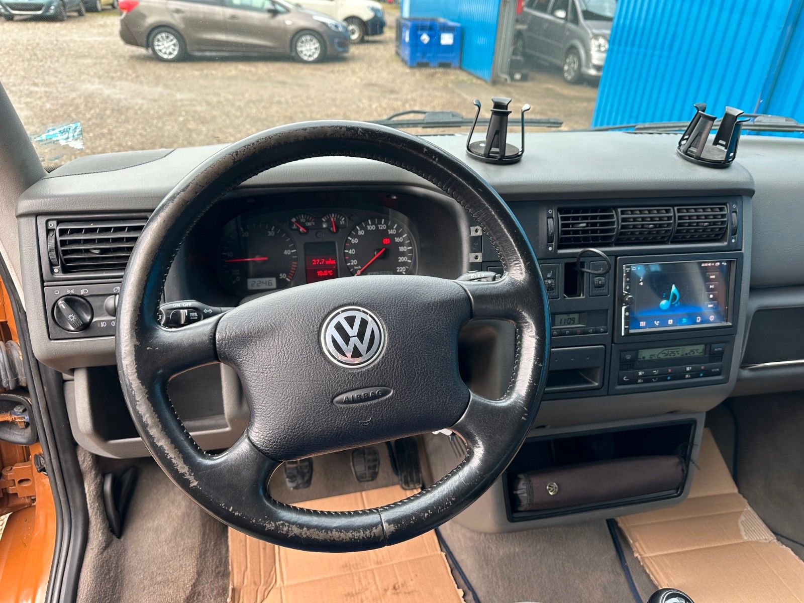 Fahrzeugabbildung Volkswagen T4 Caravelle 2,5-l-Diesel TDI*Sithzng*AHK*Klima*