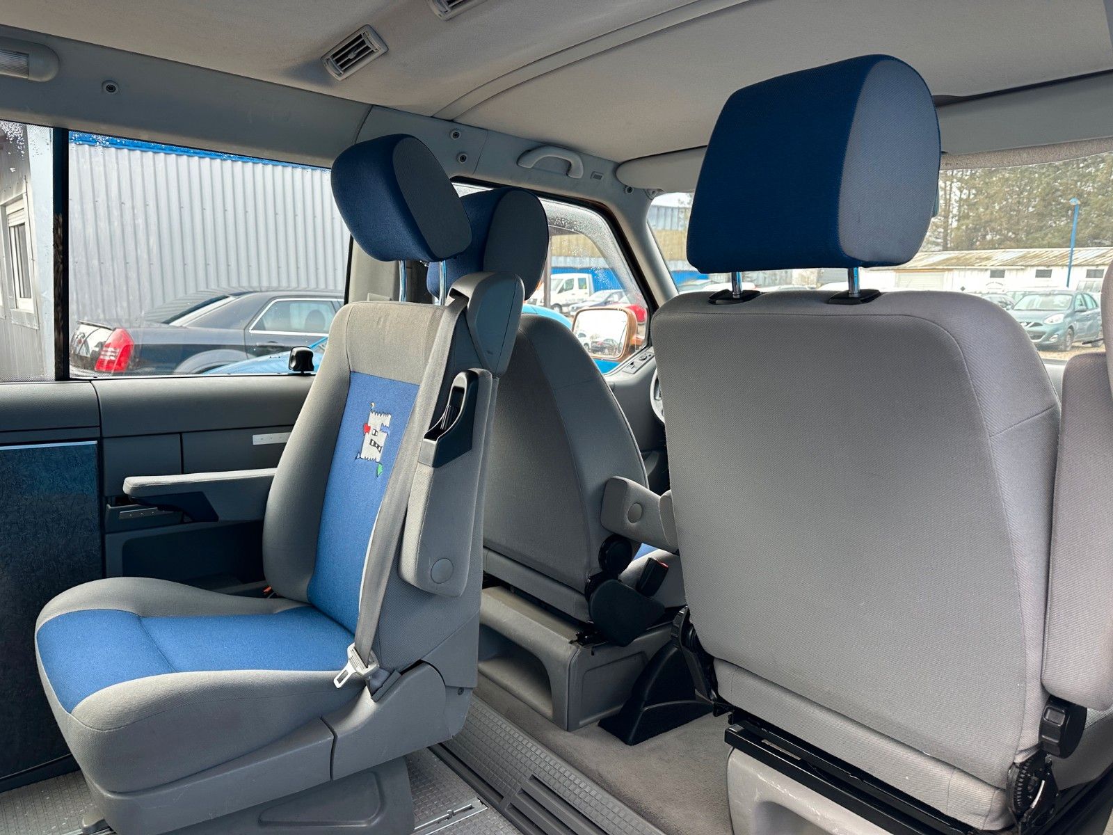 Fahrzeugabbildung Volkswagen T4 Caravelle 2,5-l-Diesel TDI*Sithzng*AHK*Klima*