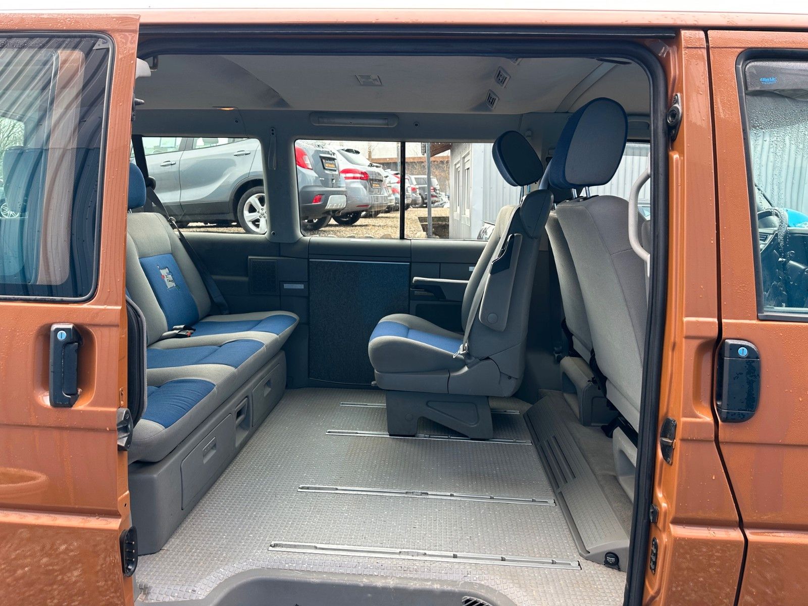 Fahrzeugabbildung Volkswagen T4 Caravelle 2,5-l-Diesel TDI*Sithzng*AHK*Klima*