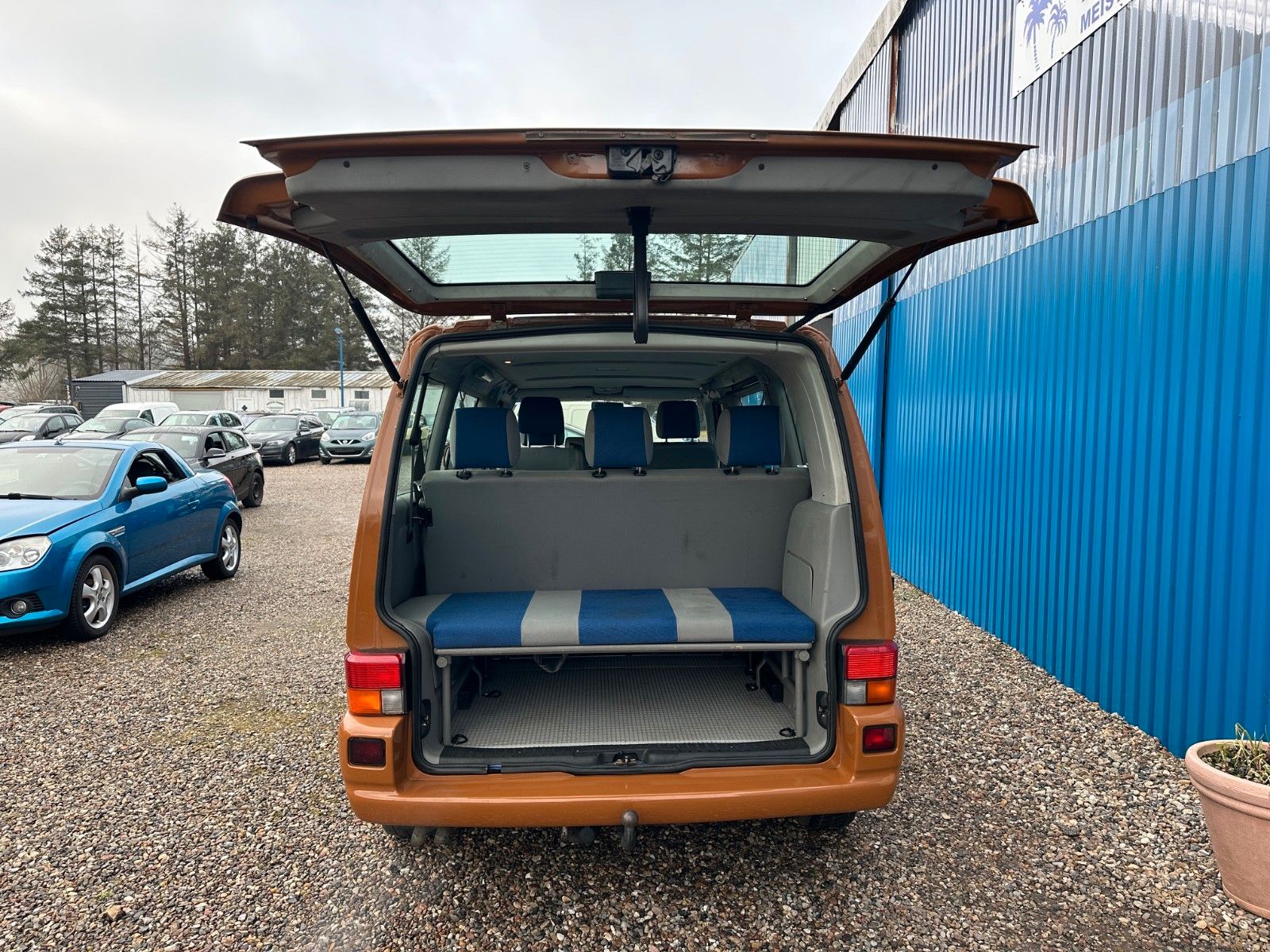 Fahrzeugabbildung Volkswagen T4 Caravelle 2,5-l-Diesel TDI*Sithzng*AHK*Klima*