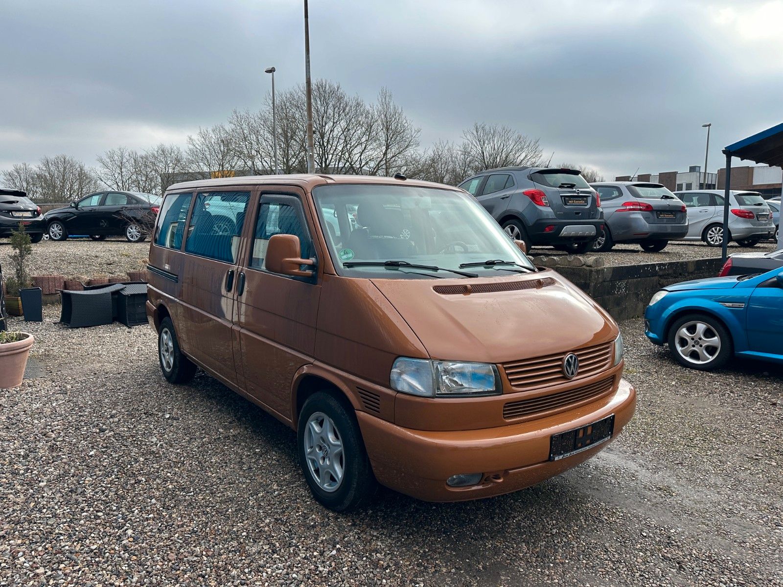 Fahrzeugabbildung Volkswagen T4 Caravelle 2,5-l-Diesel TDI*Sithzng*AHK*Klima*