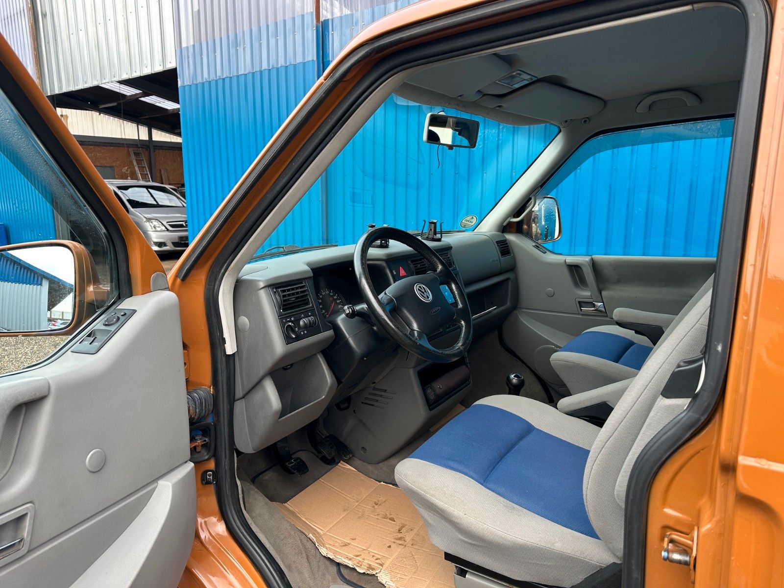 Fahrzeugabbildung Volkswagen T4 Caravelle 2,5-l-Diesel TDI*Sithzng*AHK*Klima*