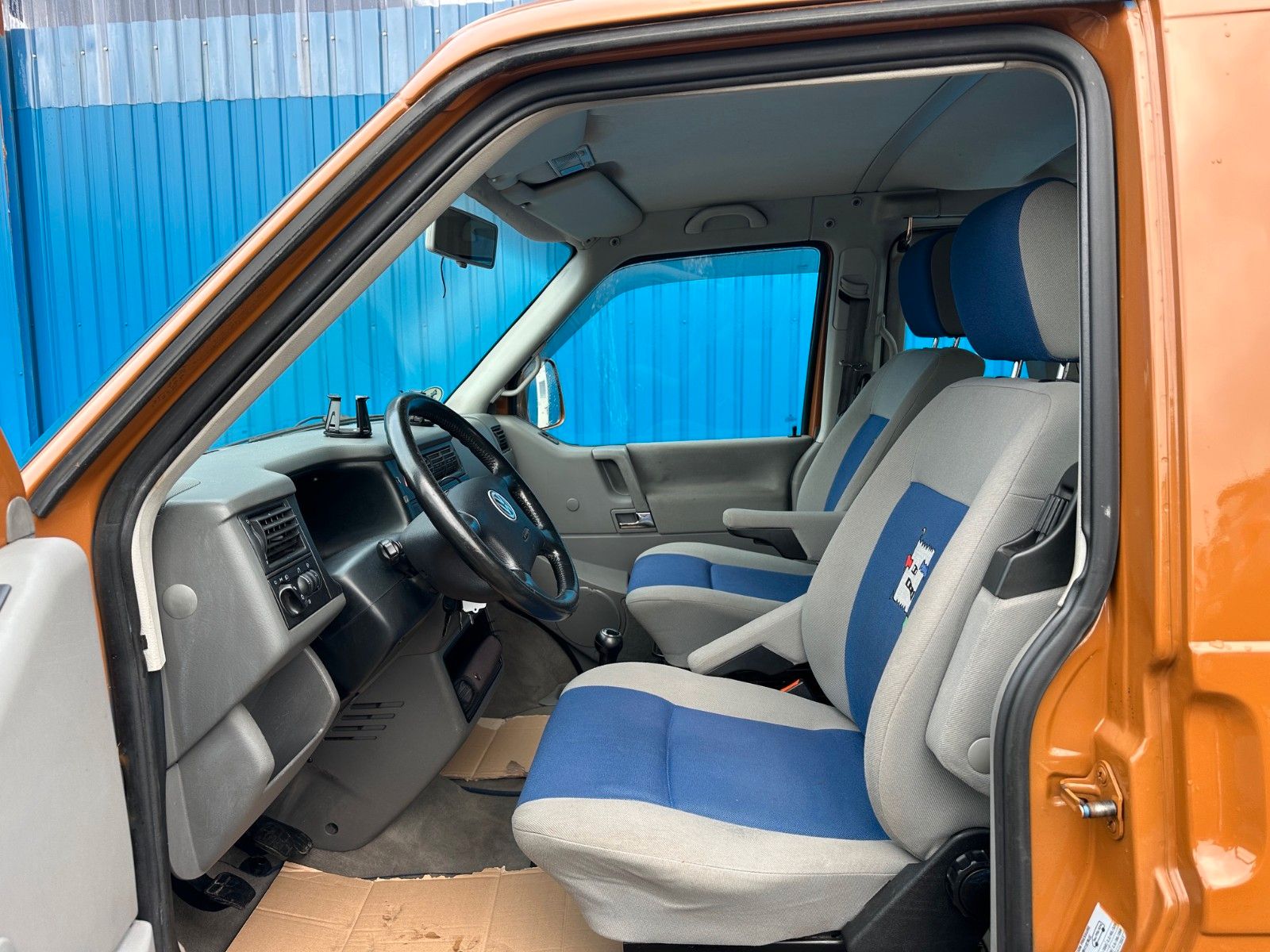 Fahrzeugabbildung Volkswagen T4 Caravelle 2,5-l-Diesel TDI*Sithzng*AHK*Klima*