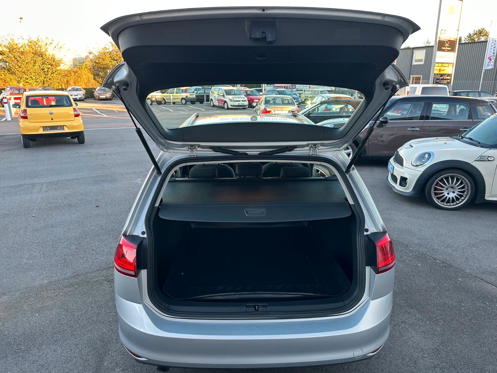 Fahrzeugabbildung Volkswagen Golf VII Variant Trendline BMT**1.HAND**