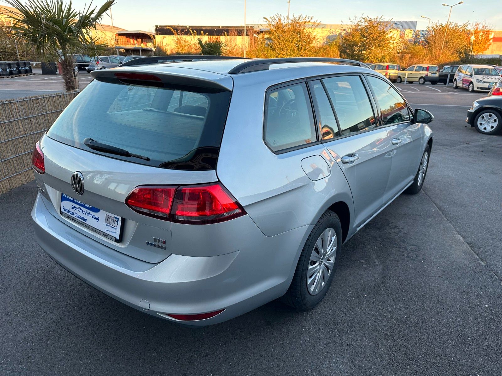 Fahrzeugabbildung Volkswagen Golf VII Variant Trendline BMT**1.HAND**