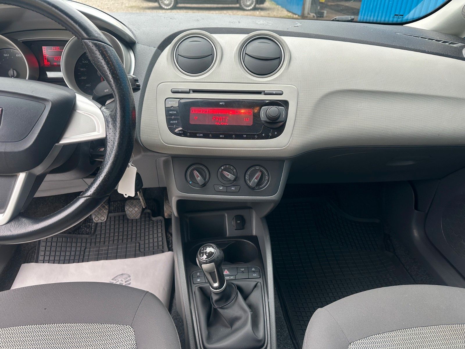 Fahrzeugabbildung SEAT Ibiza Lim. Stylance / Style*Standheizung*Klima*