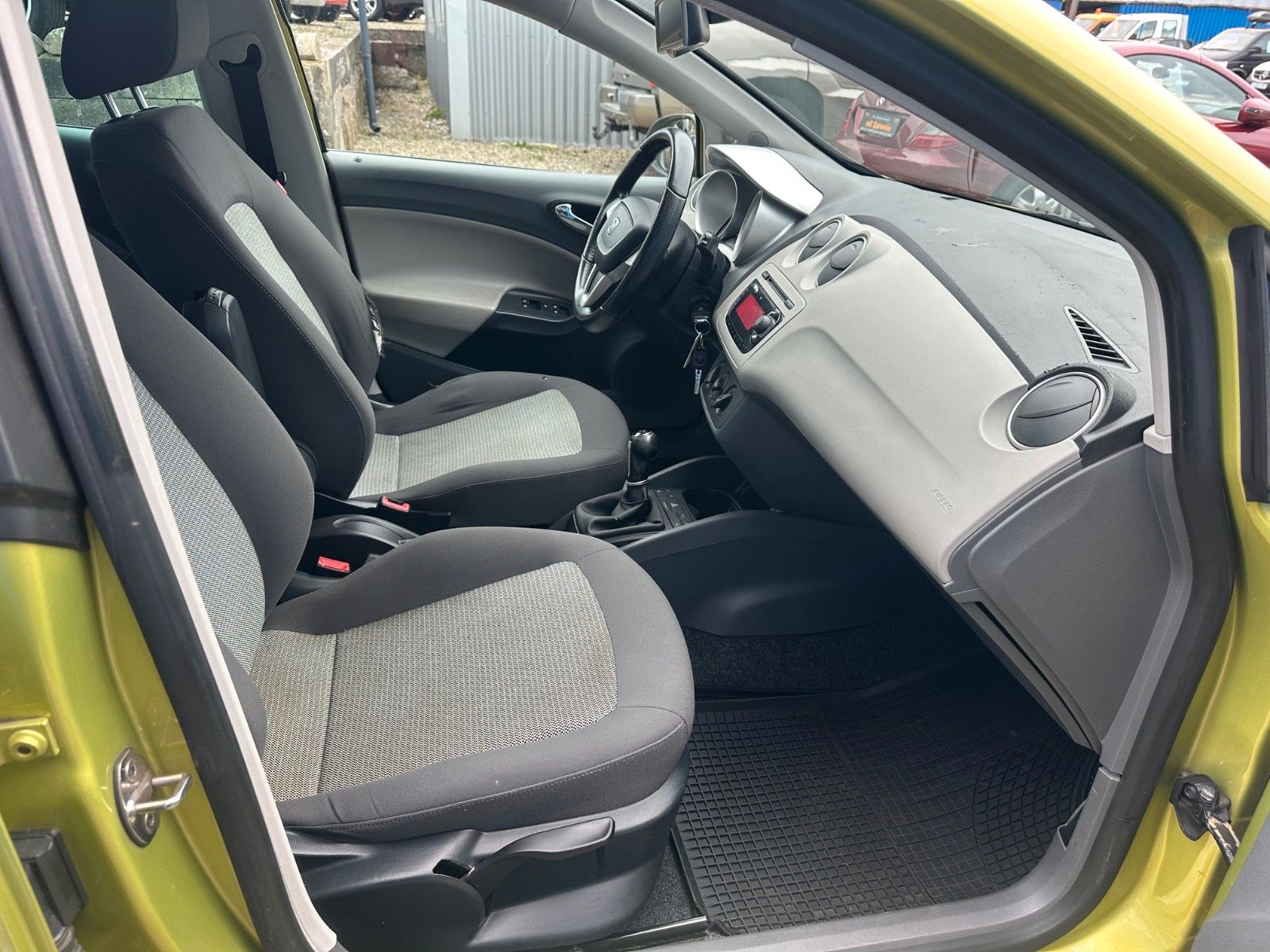 Fahrzeugabbildung SEAT Ibiza Lim. Stylance / Style*Standheizung*Klima*