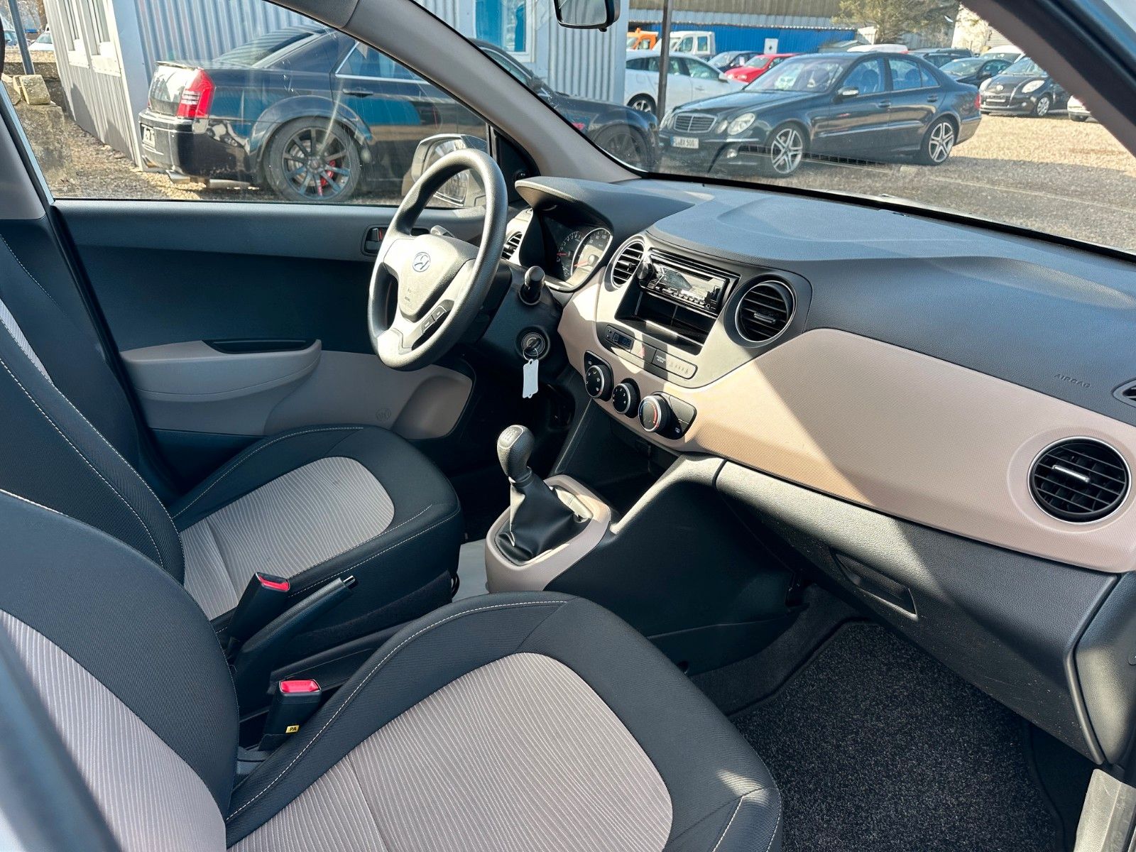 Fahrzeugabbildung Hyundai i10 Basis**Allwetterreifen*16.598 TKM*1.HAND**