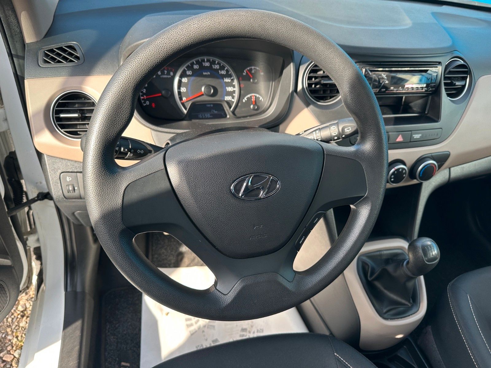 Fahrzeugabbildung Hyundai i10 Basis**Allwetterreifen*16.598 TKM*1.HAND**