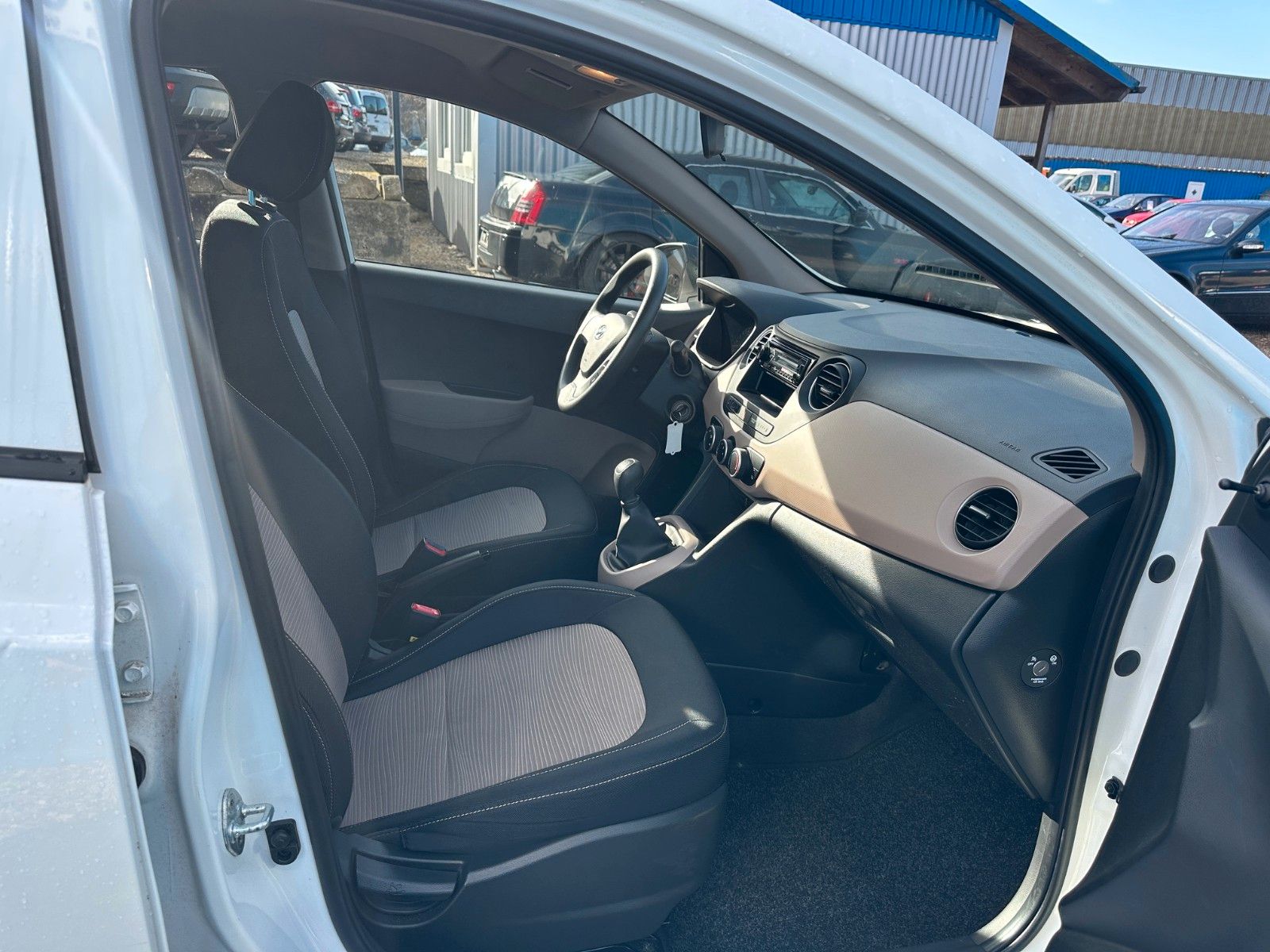 Fahrzeugabbildung Hyundai i10 Basis**Allwetterreifen*16.598 TKM*1.HAND**