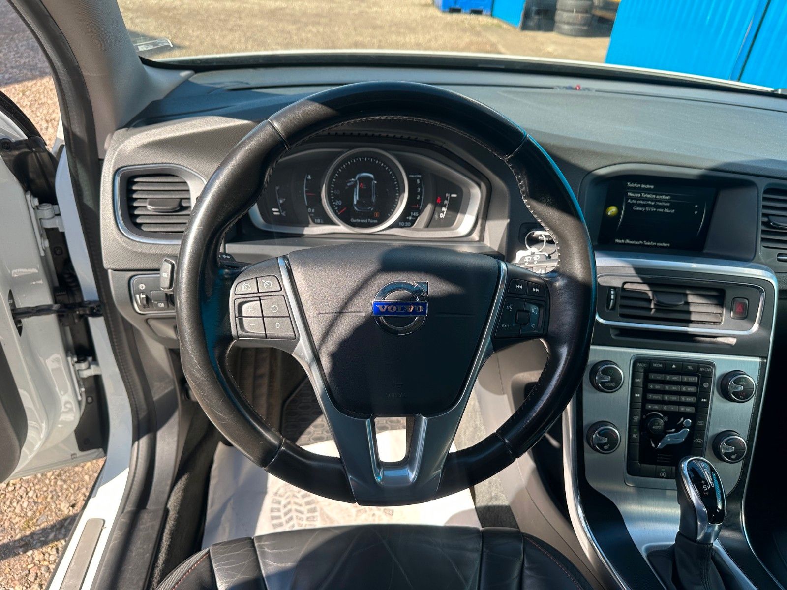 Fahrzeugabbildung Volvo V60 Kombi Ocean Race**Automatik*Tempomat**