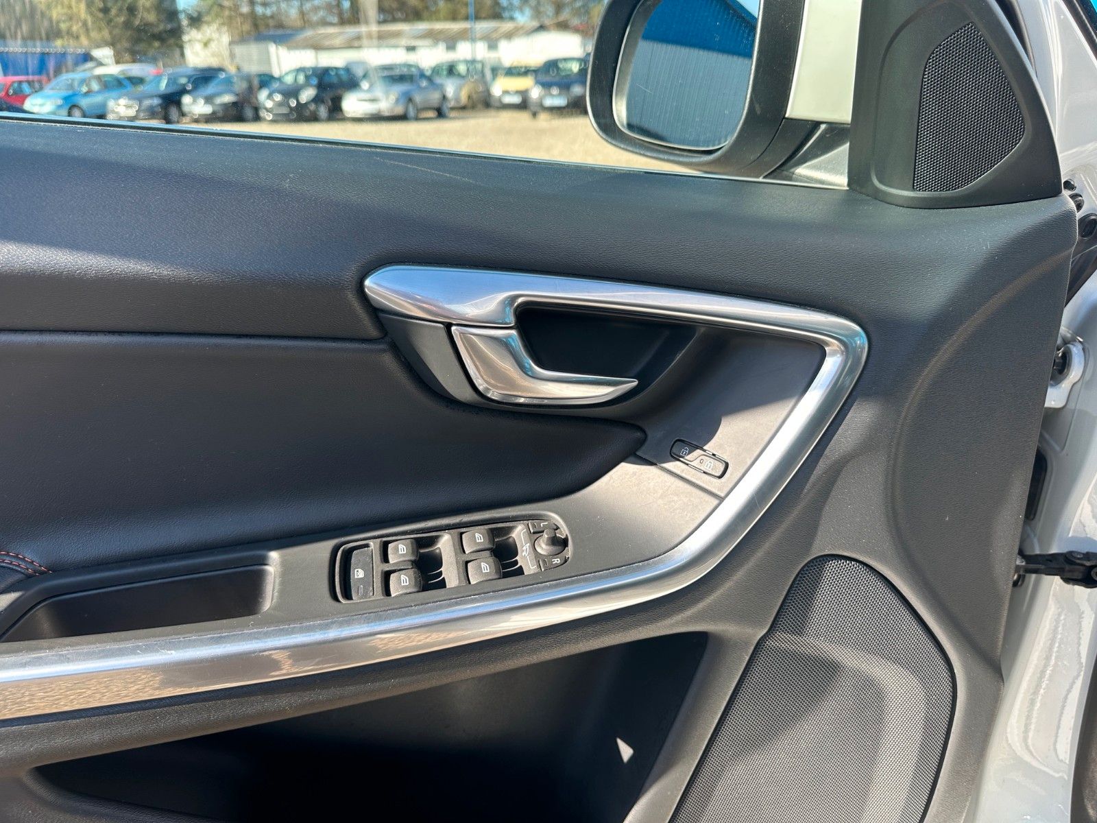 Fahrzeugabbildung Volvo V60 Kombi Ocean Race**Automatik*Tempomat**