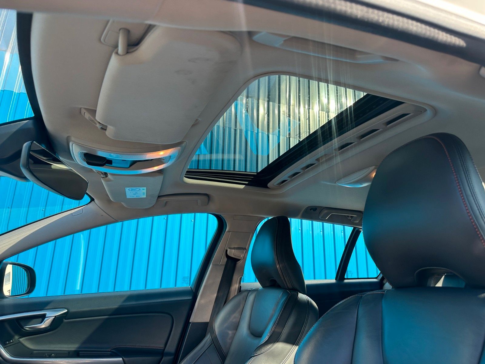 Fahrzeugabbildung Volvo V60 Kombi Ocean Race**Automatik*Tempomat**