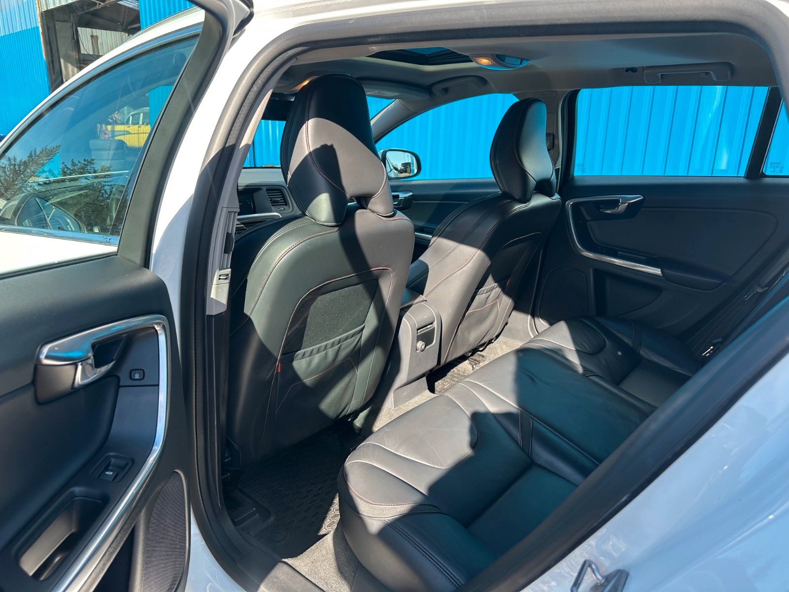 Fahrzeugabbildung Volvo V60 Kombi Ocean Race**Automatik*Tempomat**