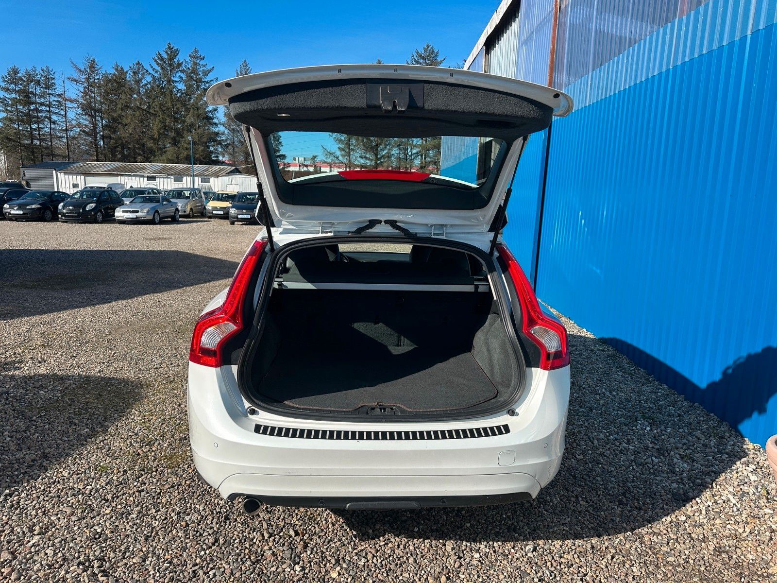 Fahrzeugabbildung Volvo V60 Kombi Ocean Race**Automatik*Tempomat**