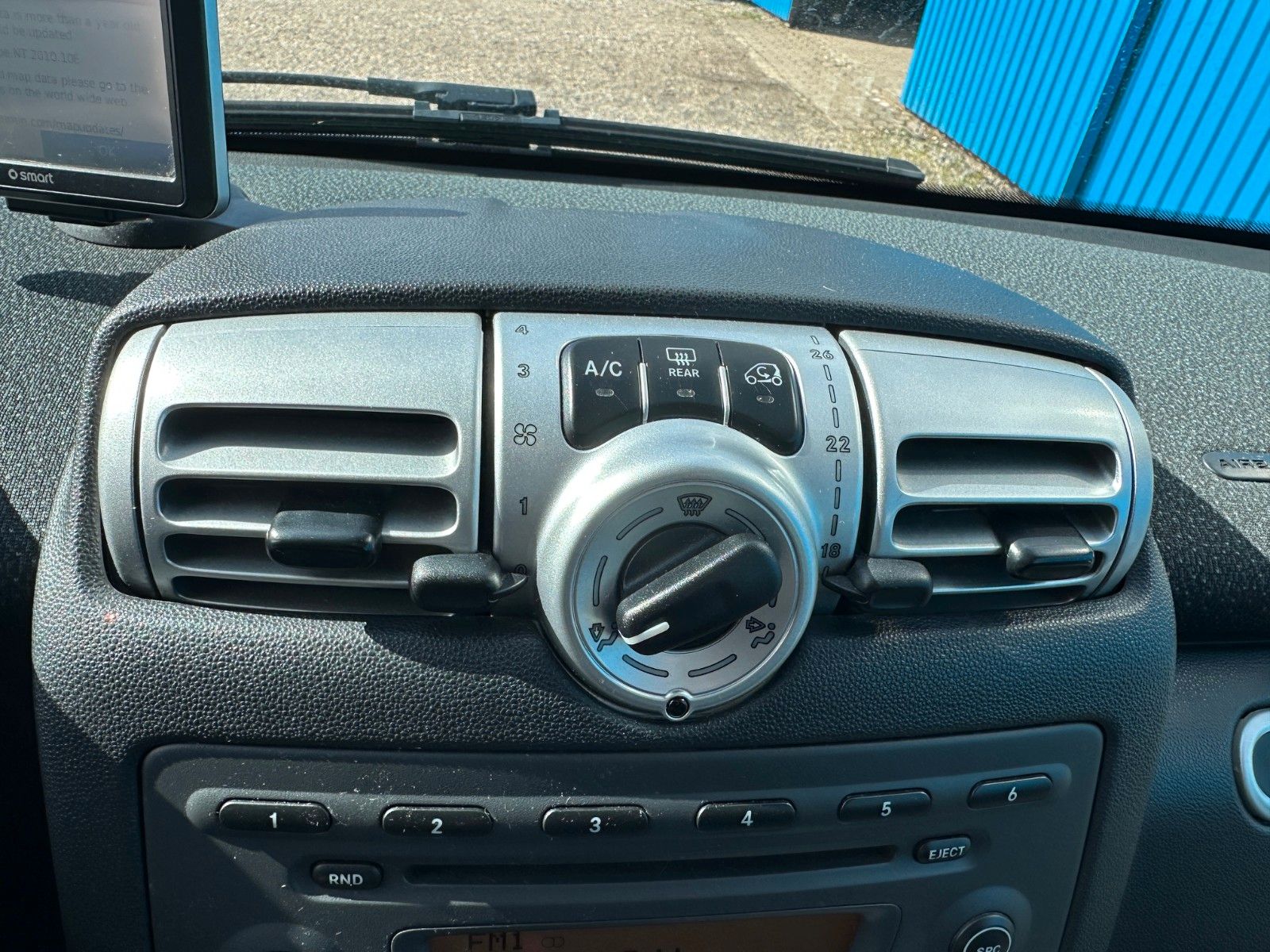 Fahrzeugabbildung Smart ForTwo coupe Micro Hybrid*97 TKM*Sitzhng*Klima*