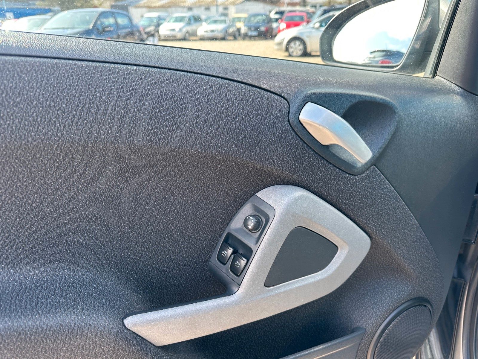 Fahrzeugabbildung Smart ForTwo coupe Micro Hybrid*97 TKM*Sitzhng*Klima*
