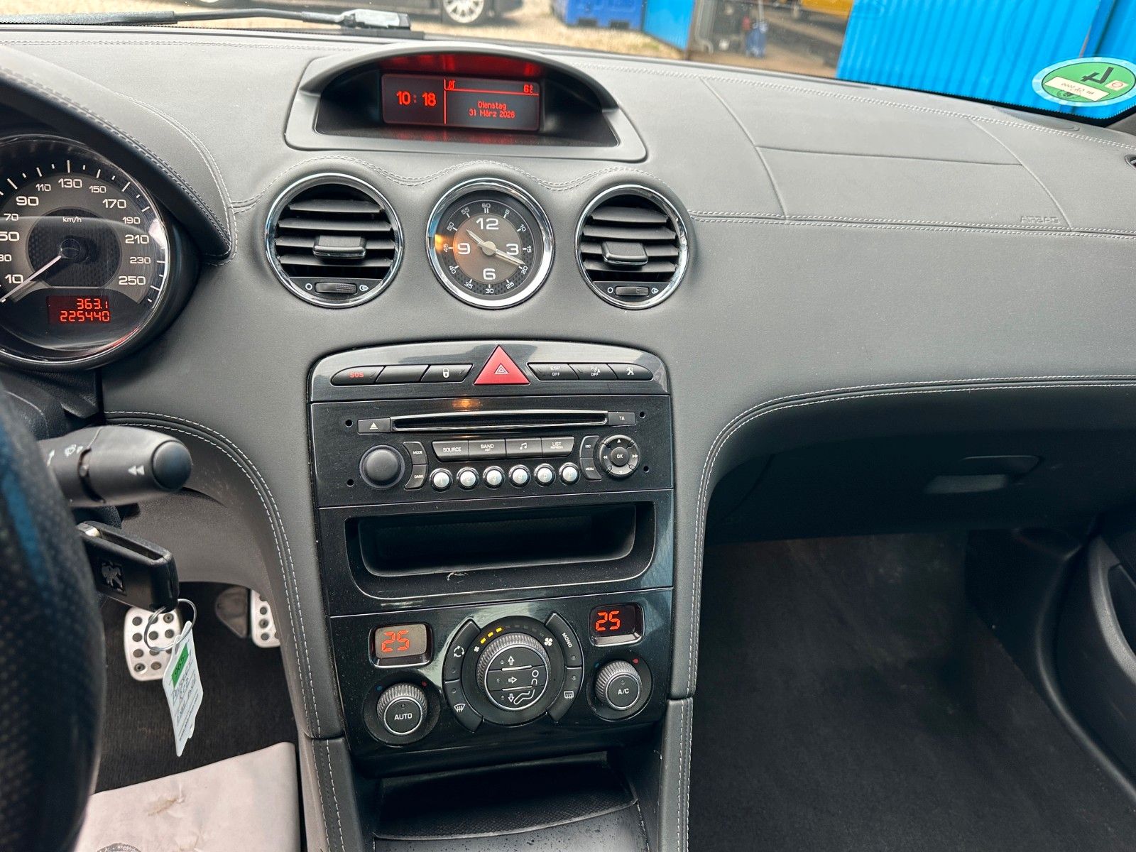 Fahrzeugabbildung Peugeot RCZ Basis**Allwetter*PDC**1.HAND**