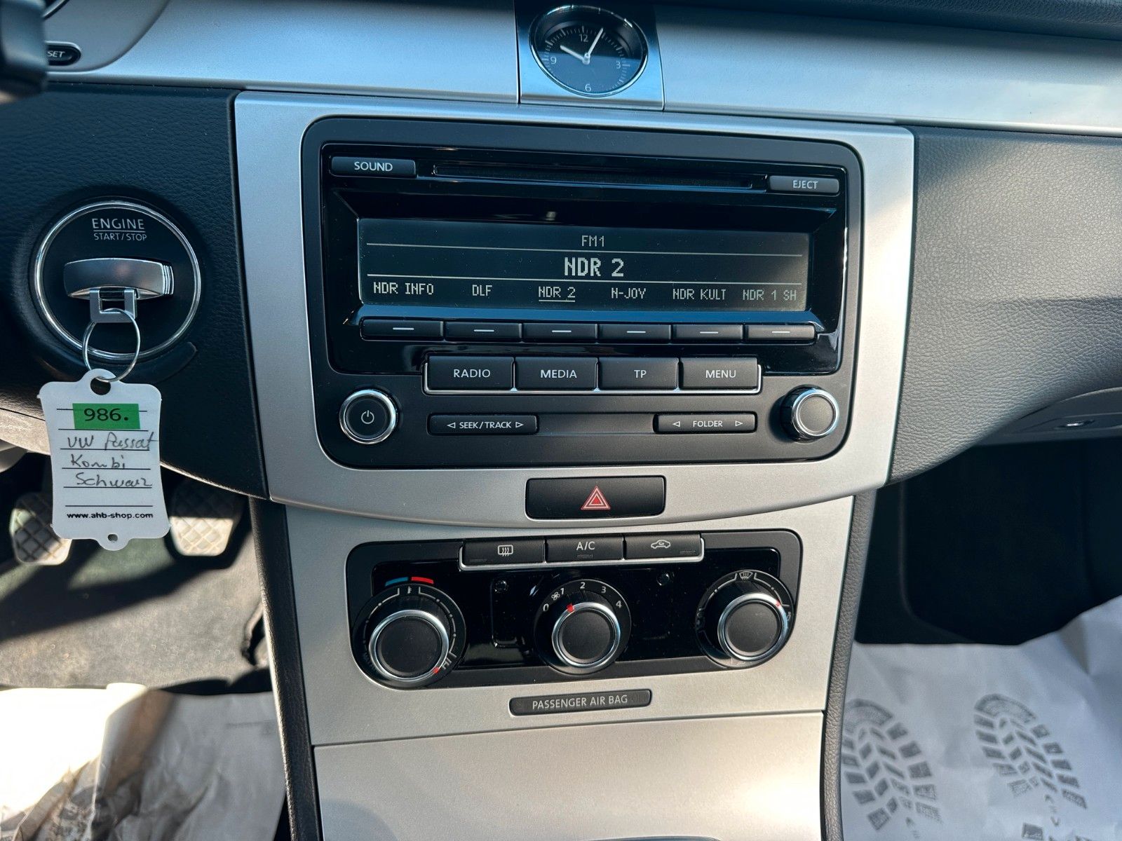 Fahrzeugabbildung Volkswagen Passat Variant Trendline**1.HAND*Allwetter**