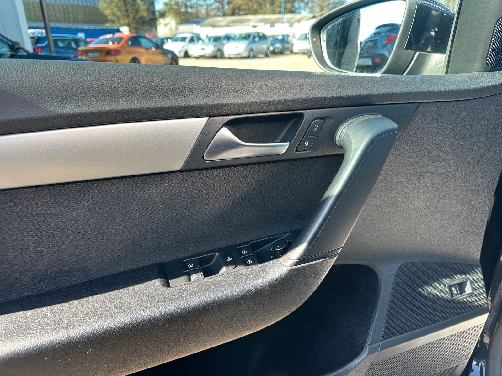 Fahrzeugabbildung Volkswagen Passat Variant Trendline**1.HAND*Allwetter**