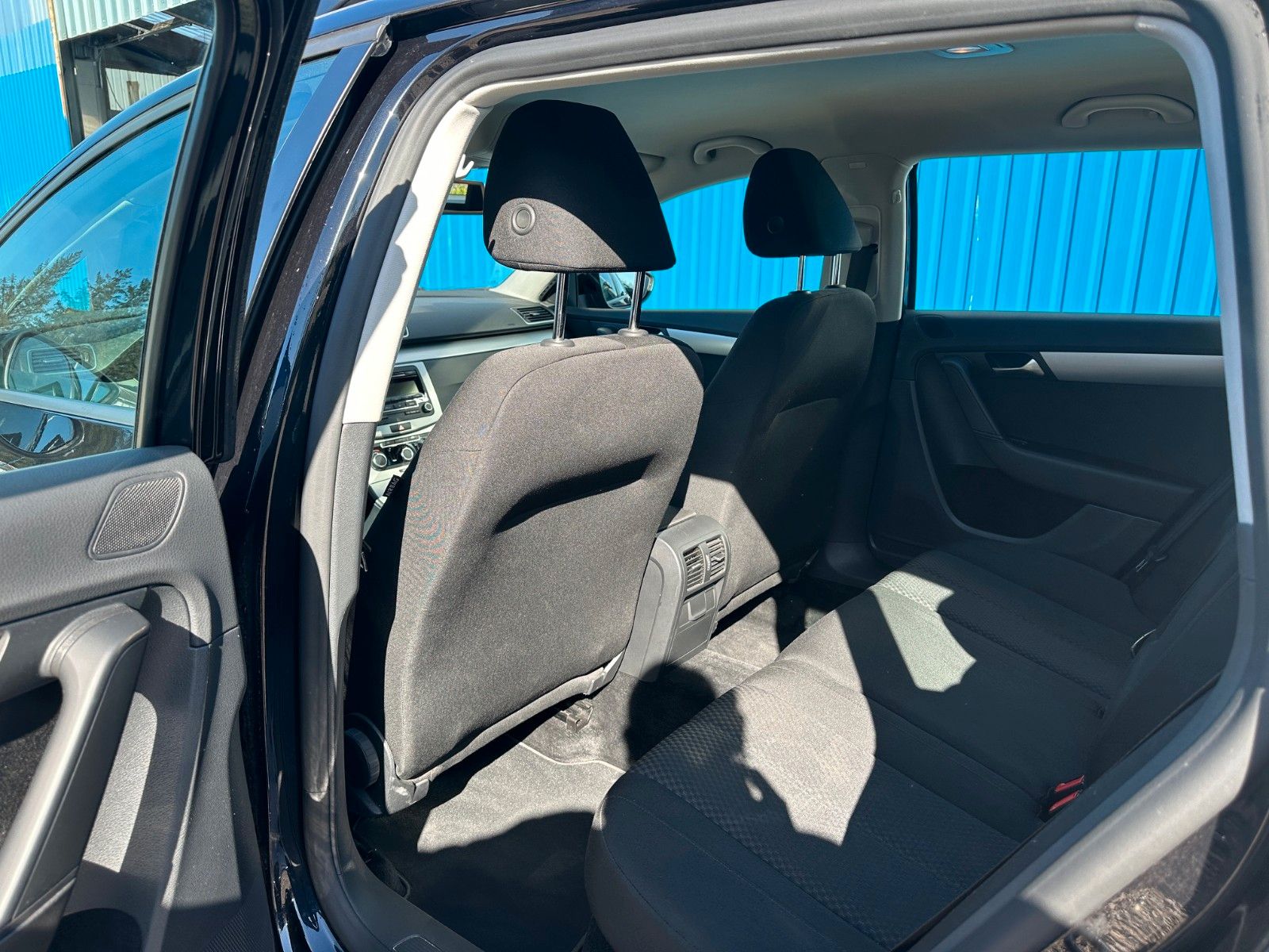 Fahrzeugabbildung Volkswagen Passat Variant Trendline**1.HAND*Allwetter**