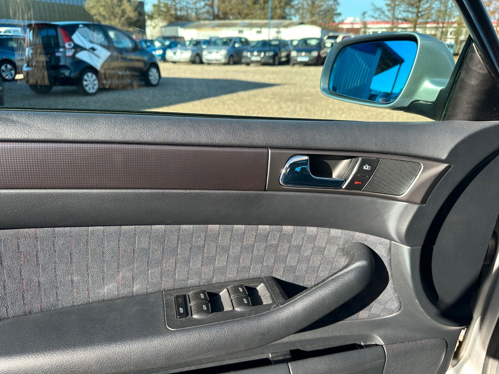 Fahrzeugabbildung Audi A6 2.4**1.HAND*TOP*46 TKM*Klima**