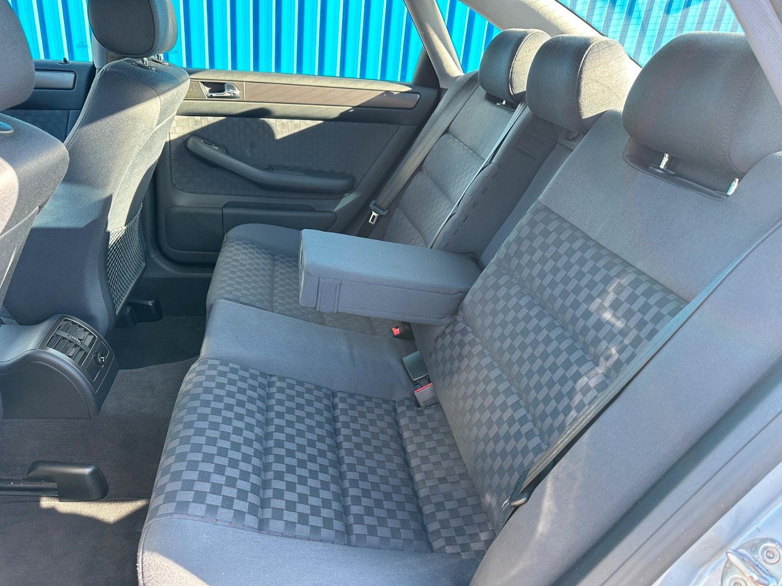 Fahrzeugabbildung Audi A6 2.4**1.HAND*TOP*46 TKM*Klima**