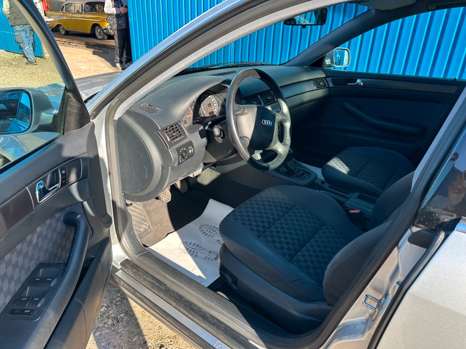 Fahrzeugabbildung Audi A6 2.4**1.HAND*TOP*46 TKM*Klima**