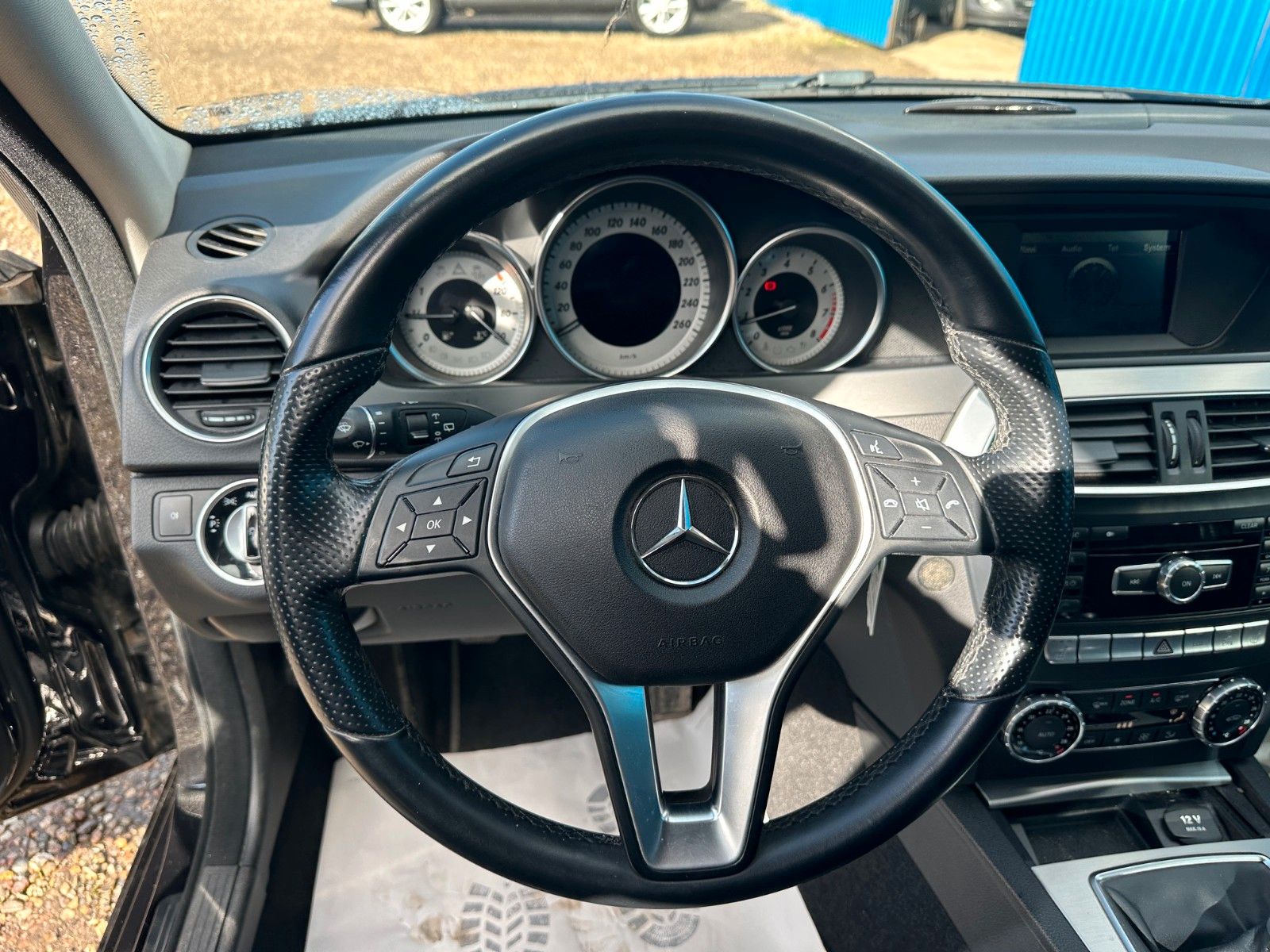 Fahrzeugabbildung Mercedes-Benz C 180 T CGI BlueEfficiency**2.Hand*Navi*PDC**