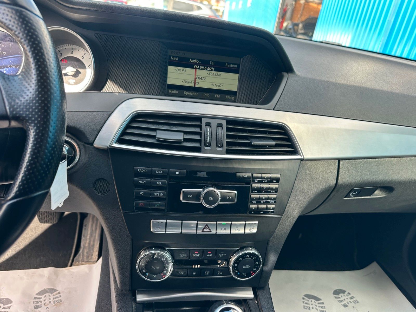 Fahrzeugabbildung Mercedes-Benz C 180 T CGI BlueEfficiency**2.Hand*Navi*PDC**