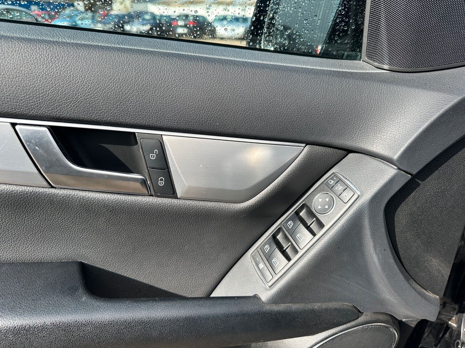 Fahrzeugabbildung Mercedes-Benz C 180 T CGI BlueEfficiency**2.Hand*Navi*PDC**